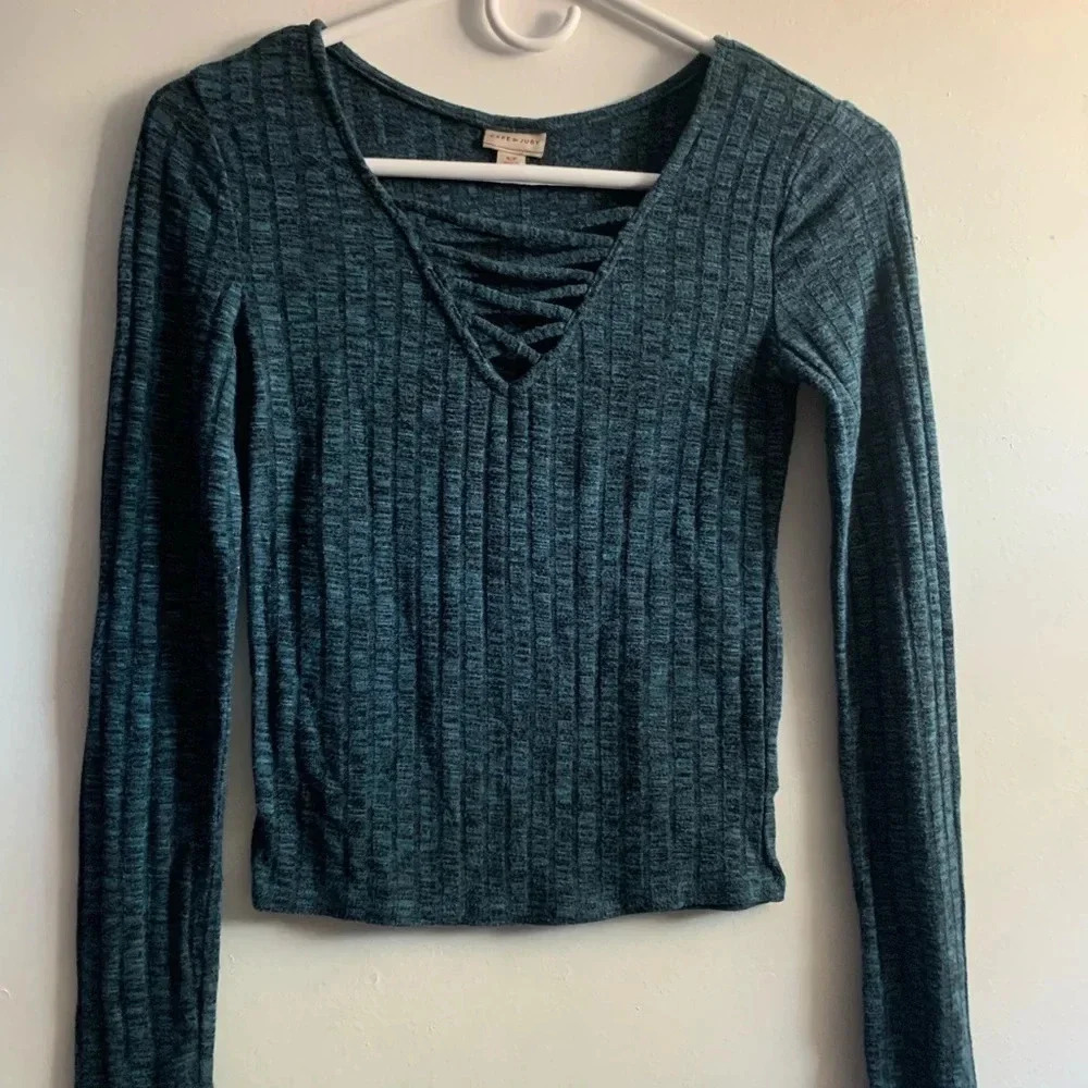 Small Cape Juby Crop womens long sleeve